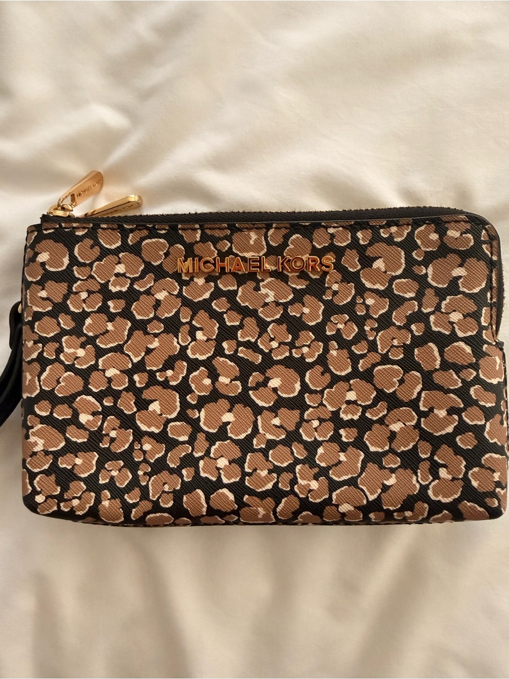 NWOT-Michael Kors Leopard-Print Zip Wristlet in Brown and Black